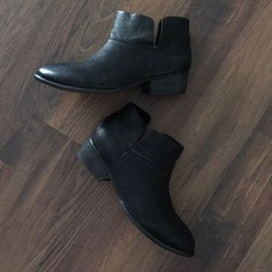 Seychelles Snare Booties